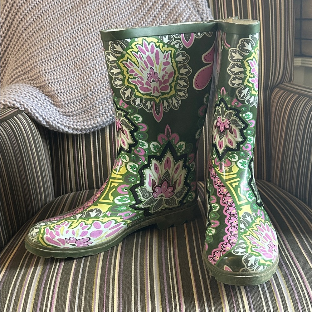 Sporto colorful paisley rain boots!